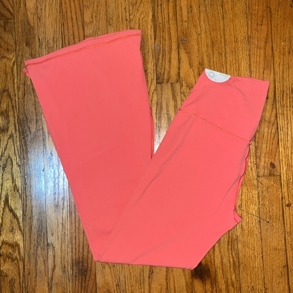 NWT Offline by Aerie Real Me Xtra athletic Flare Workout Leggings Pants Size XL - Picture 7 of 8